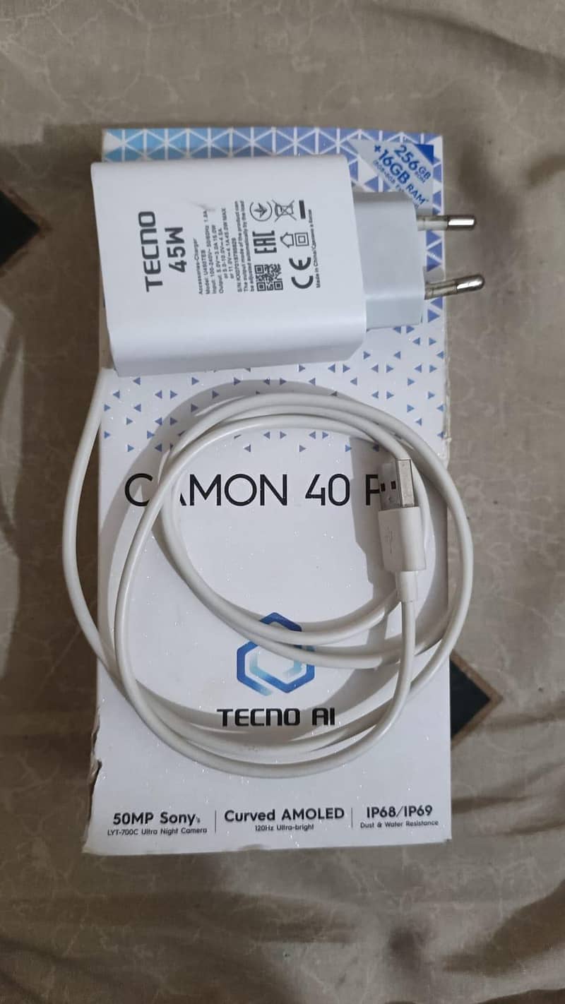 Tecno CAMON 40 Pro 4