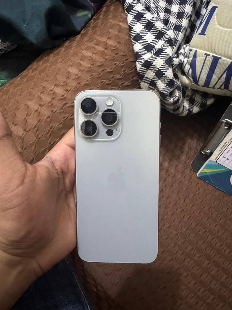 Apple iPhone 15 Pro Max 1