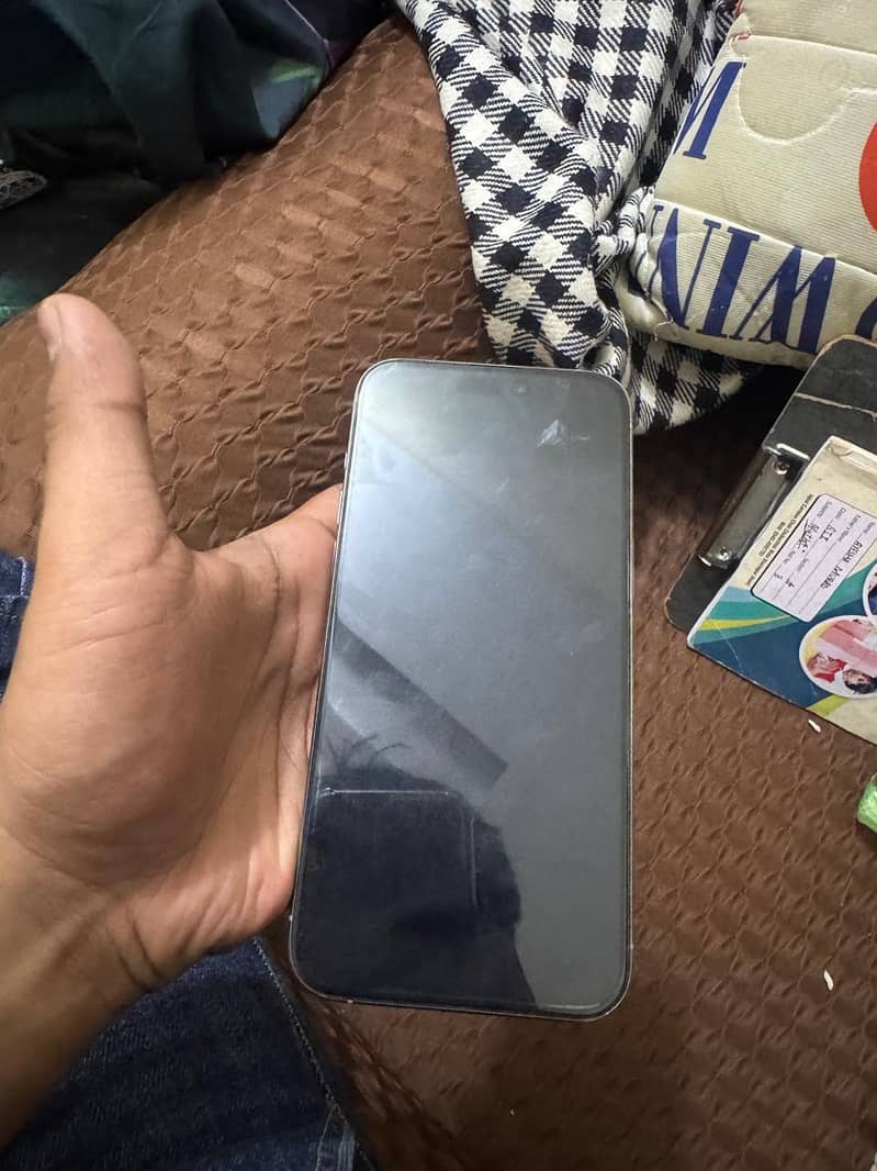 Apple iPhone 15 Pro Max 2