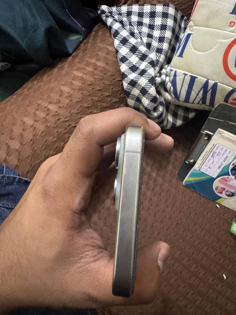 Apple iPhone 15 Pro Max 3