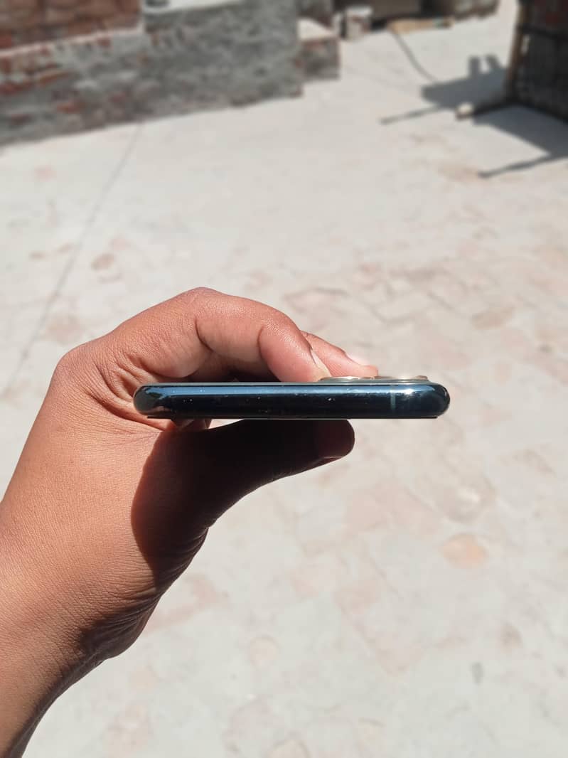 Apple iPhone 11 Pro Max 3