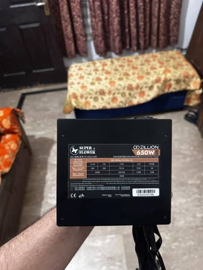 Super Flower Zillion 650W (80+ Bronze)