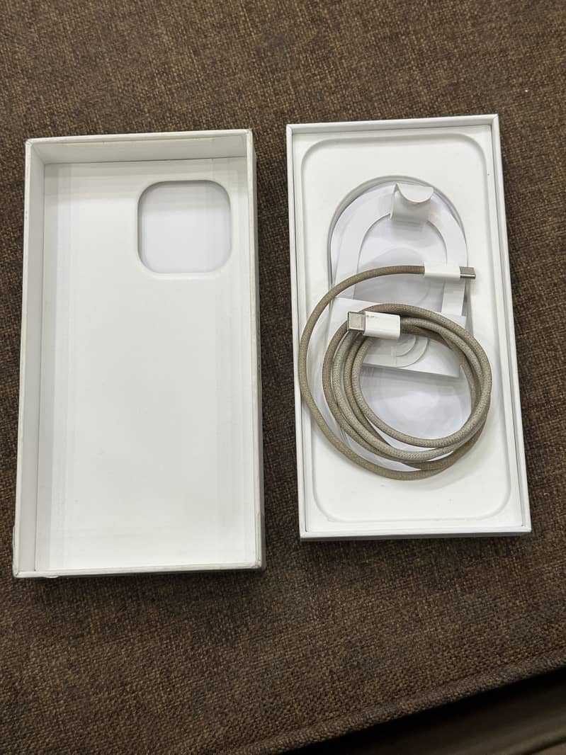 Apple iPhone 16 Pro Max 7