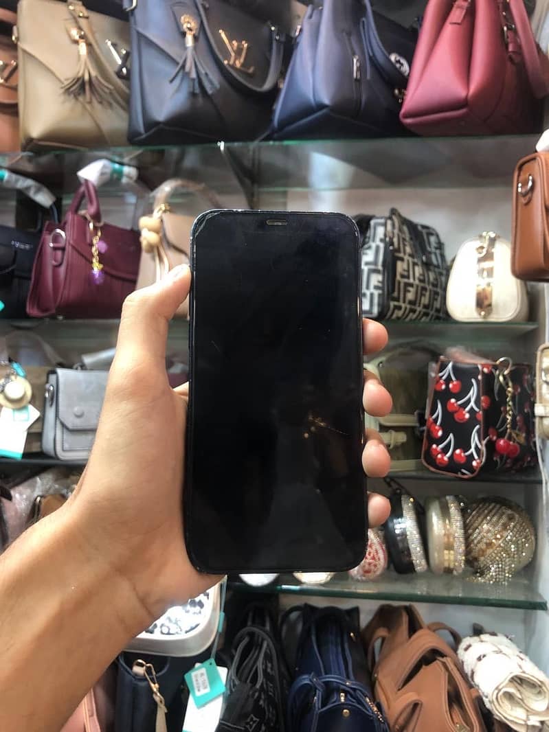 Apple iPhone 12 4