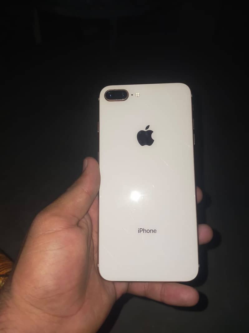 Apple iPhone 8 Plus 2
