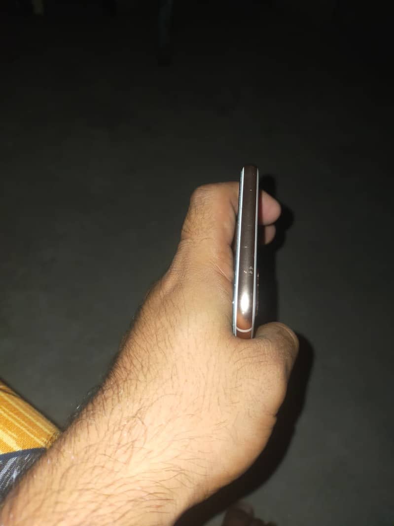 Apple iPhone 8 Plus 4