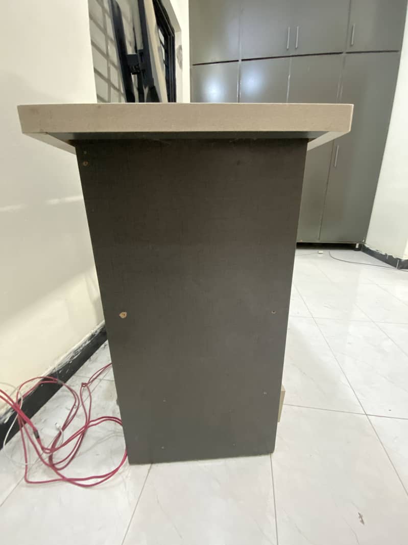 Computer pc table in just 2800 1