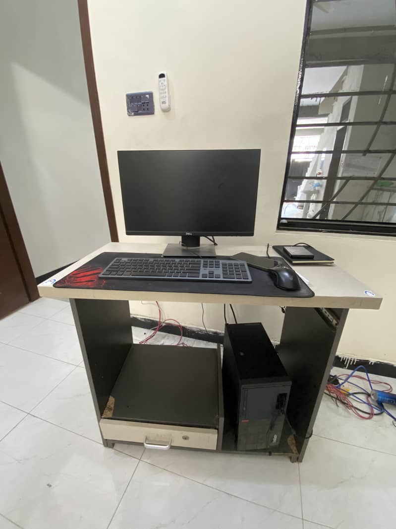Computer pc table in just 2800 2