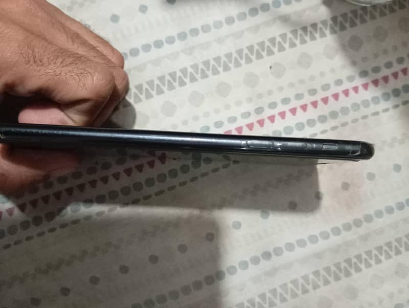 Apple iPhone 7 Plus 3