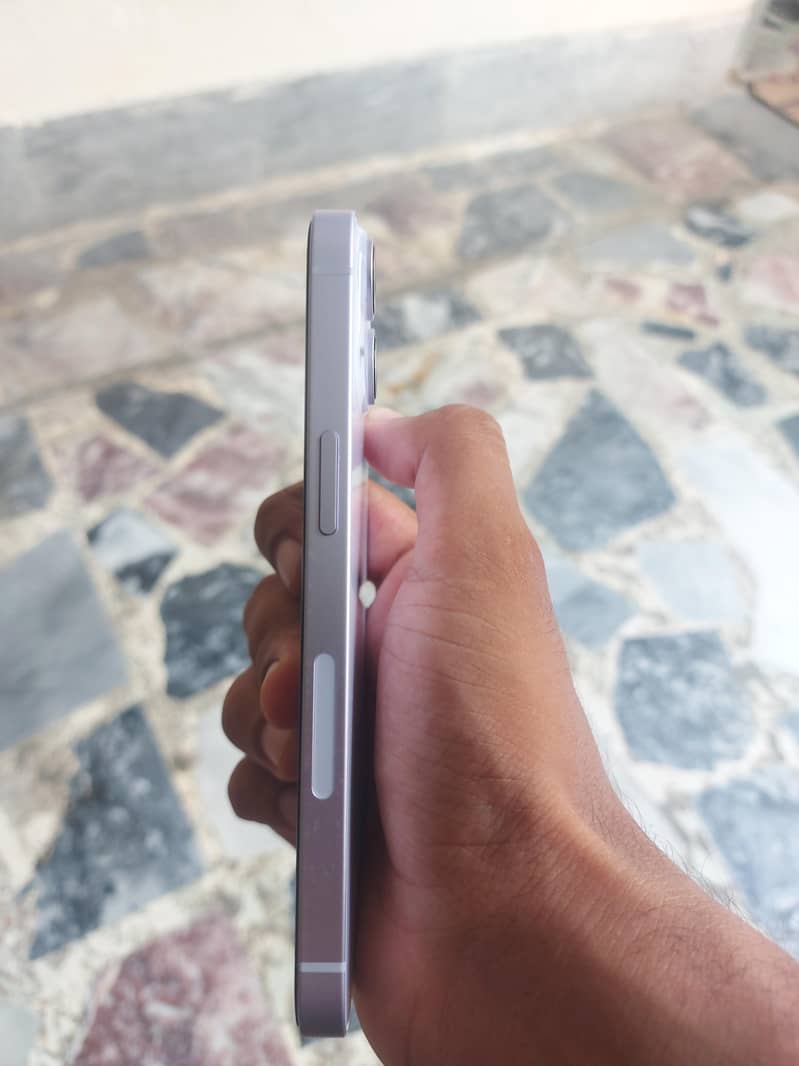Apple iPhone 14 3