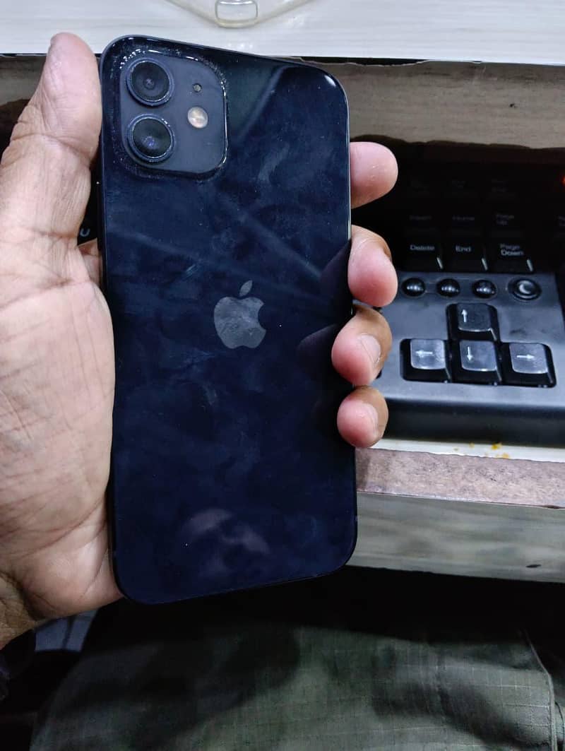 Apple iPhone 12 6