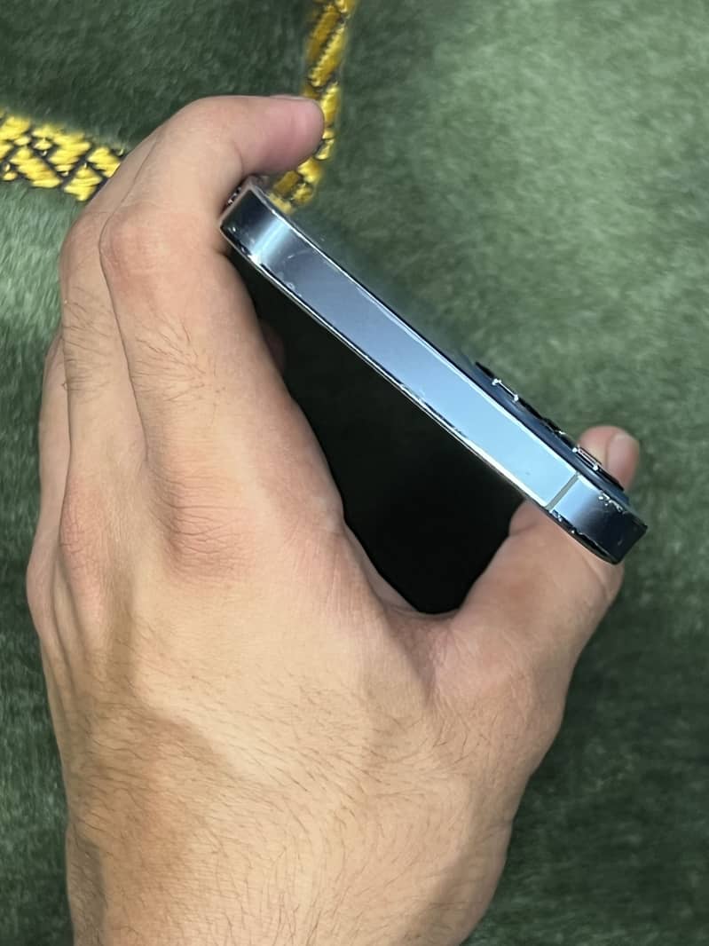 Apple iPhone 12 Pro 1