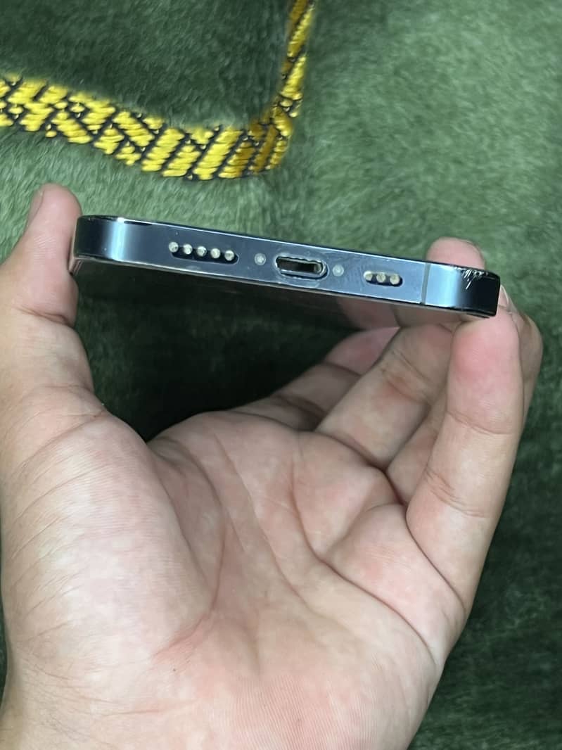 Apple iPhone 12 Pro 2