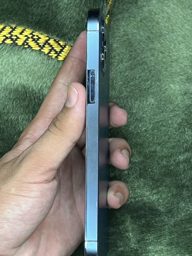 Apple iPhone 12 Pro 4