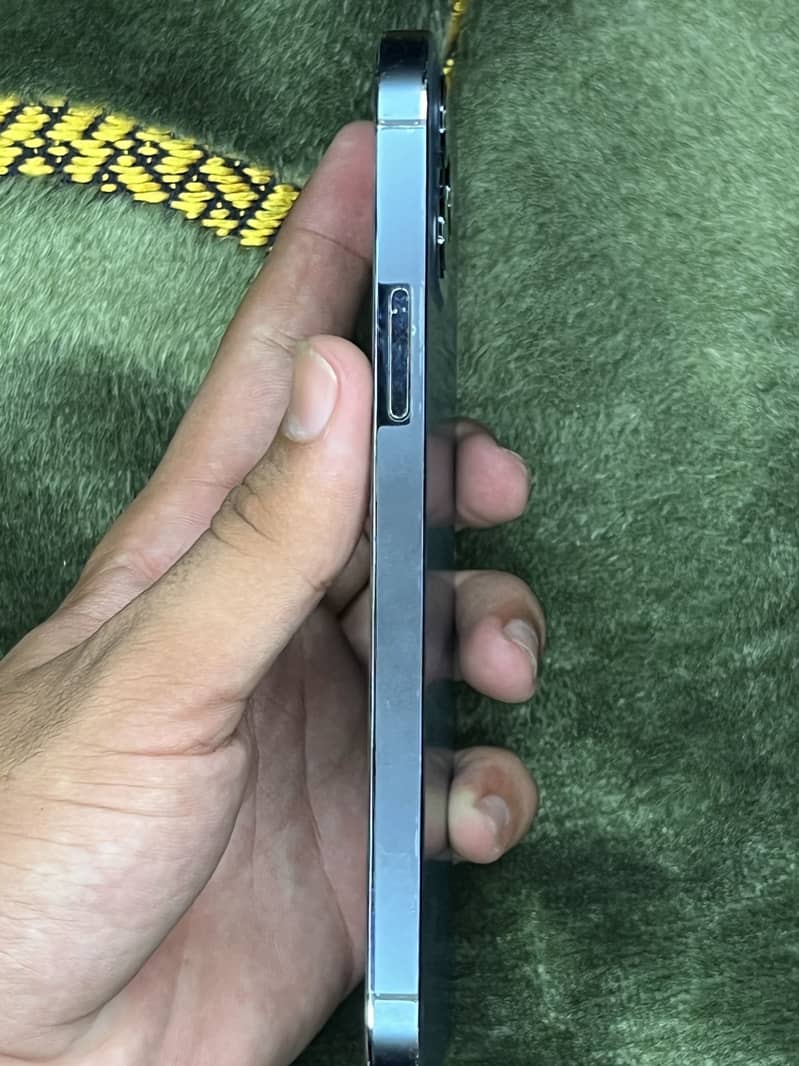 Apple iPhone 12 Pro 6