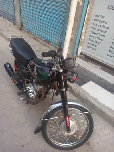Honda 125 black