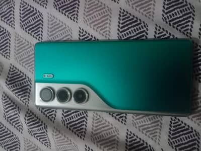 Tecno camon 40 pro  contact nmber 0322 5368305