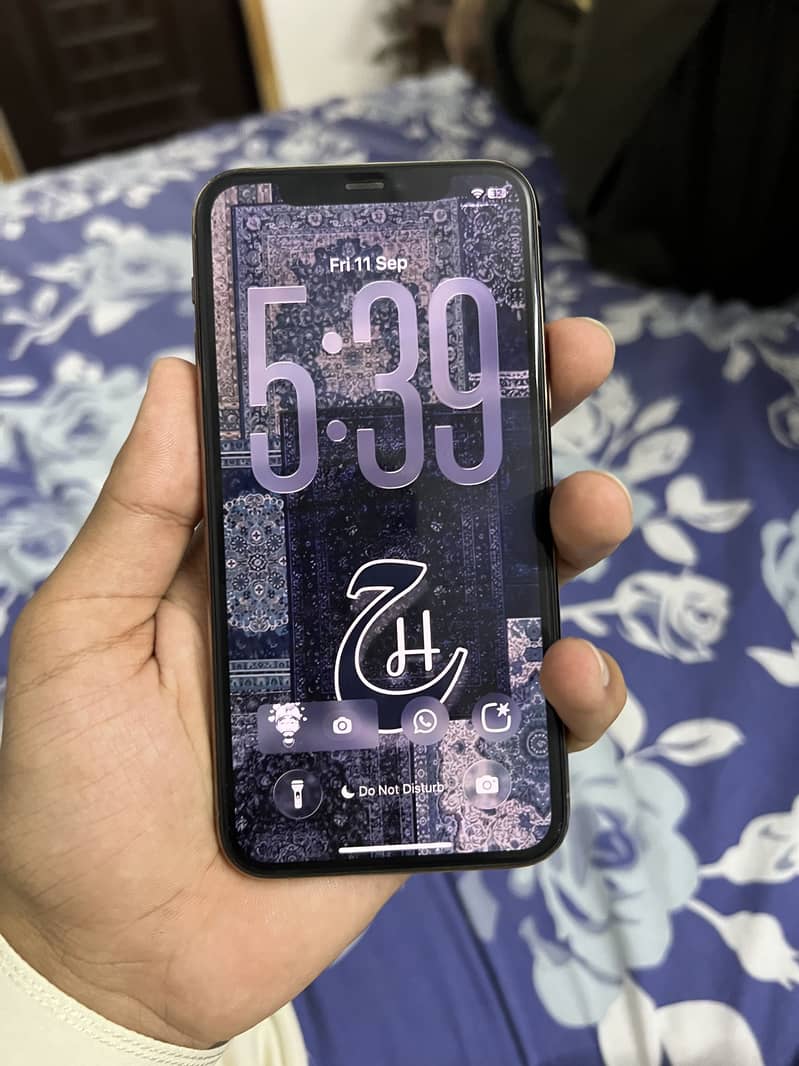 Apple iPhone 11 Pro 1