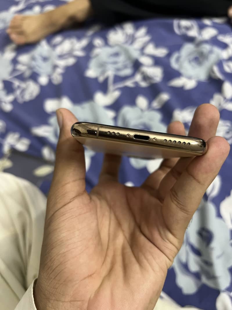 Apple iPhone 11 Pro 6