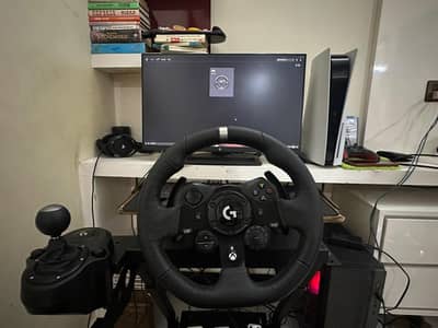 Logitech G923 Steering Wheel Xbox/Pc with stand