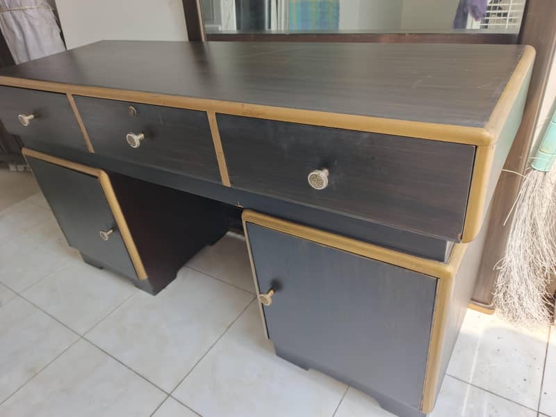 Wood Dressing Table 1