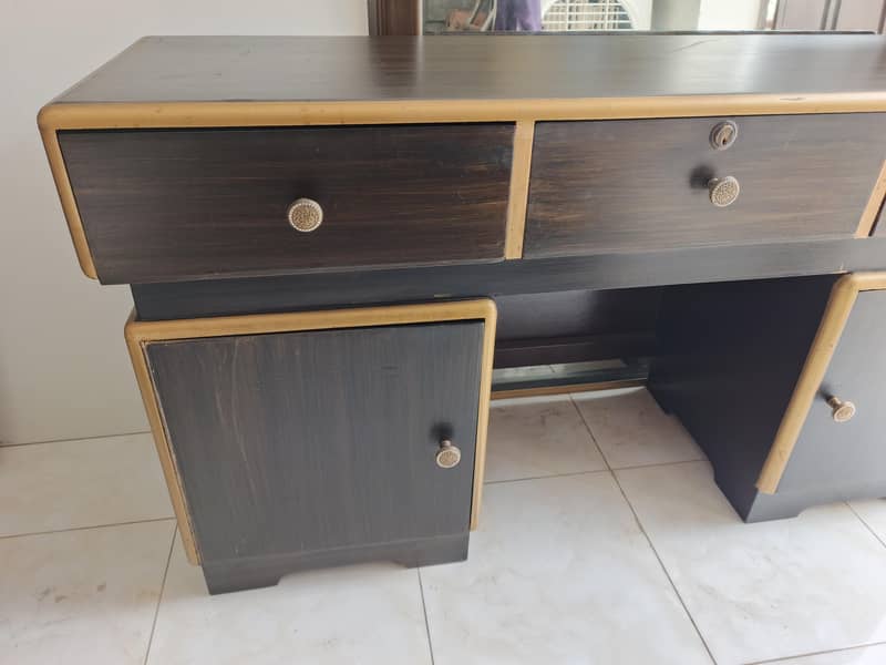 Wood Dressing Table 2