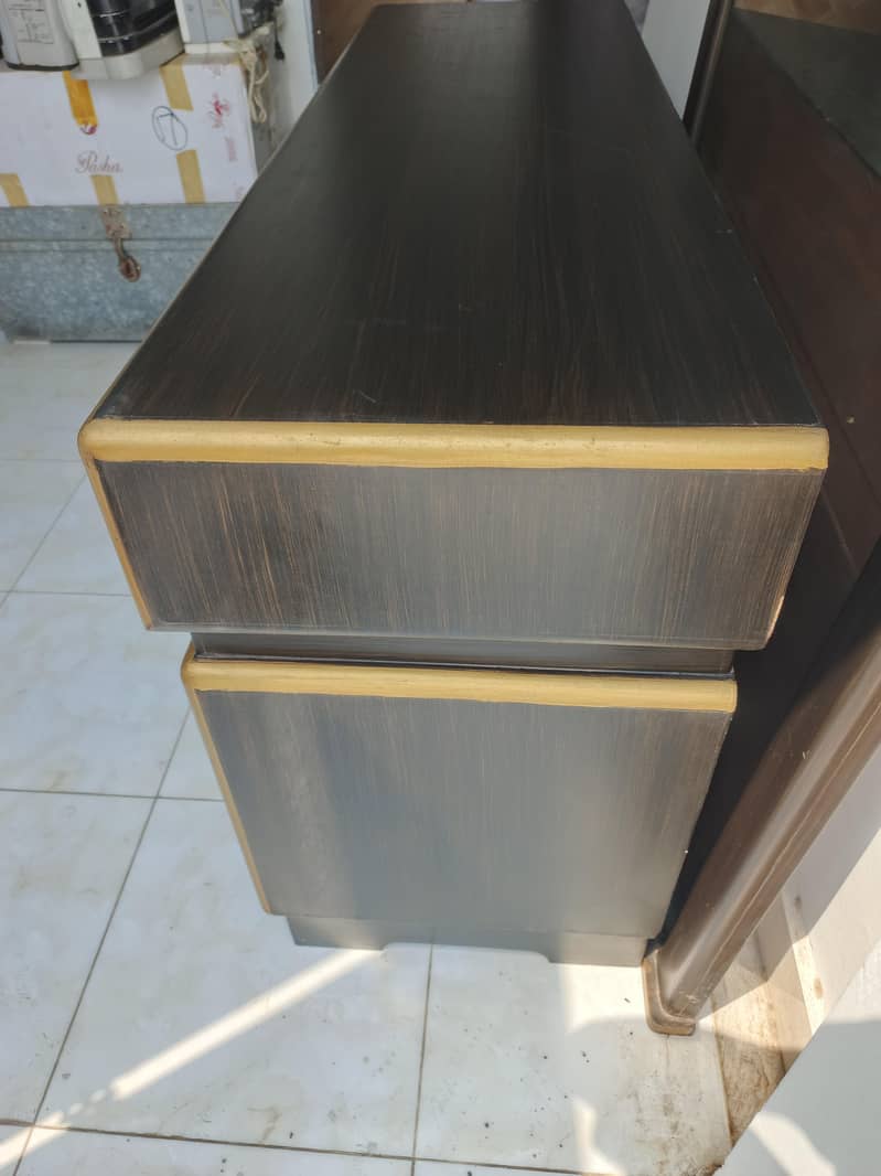 Wood Dressing Table 3