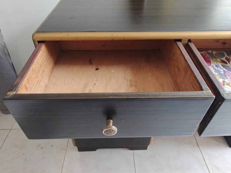 Wood Dressing Table 5