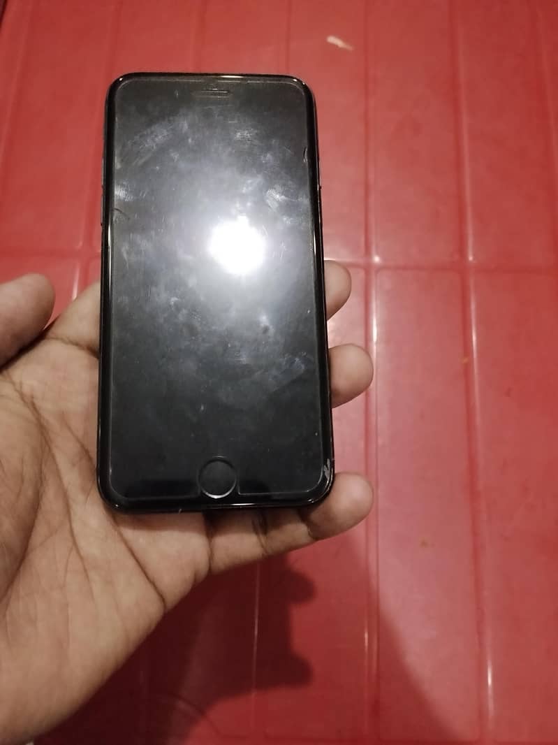 Apple iPhone 7 1