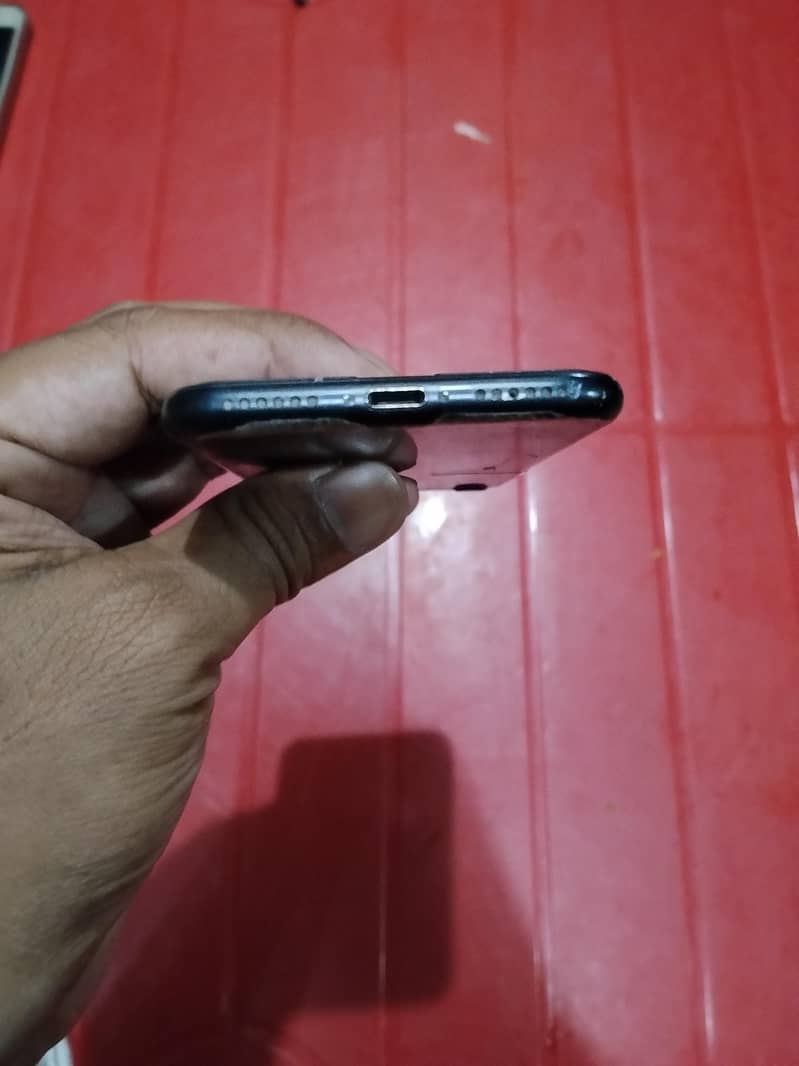 Apple iPhone 7 3