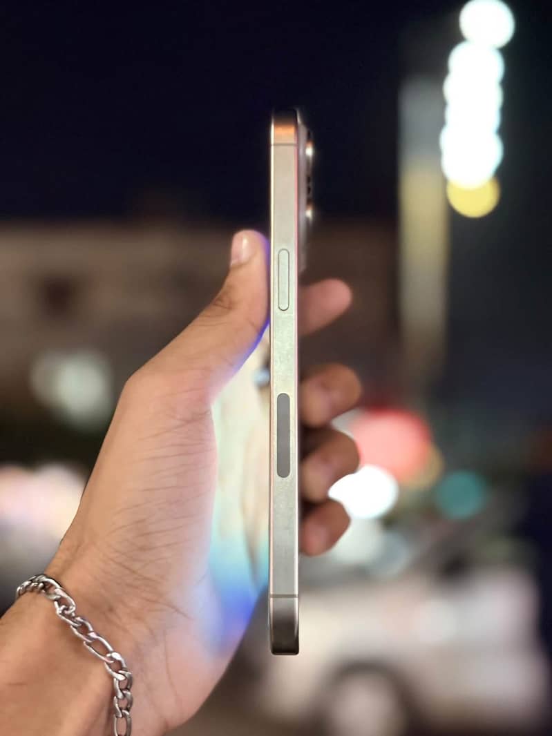 Apple iPhone 15 Pro Max 1