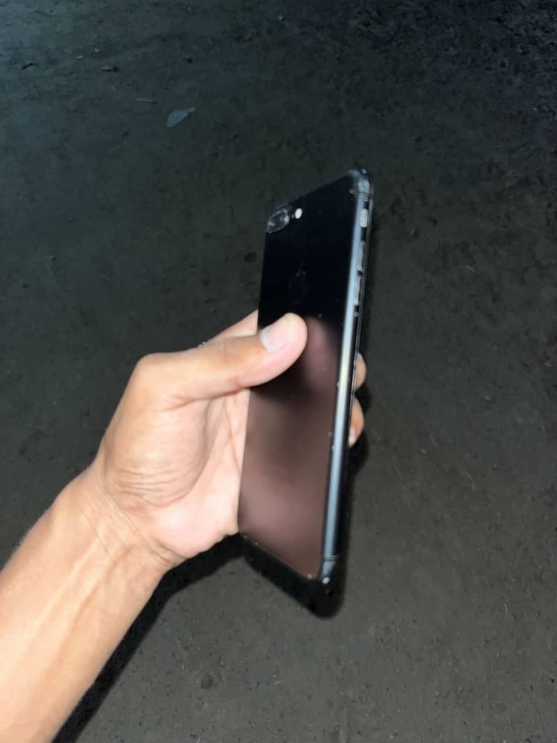 Apple iPhone 7 Plus 1