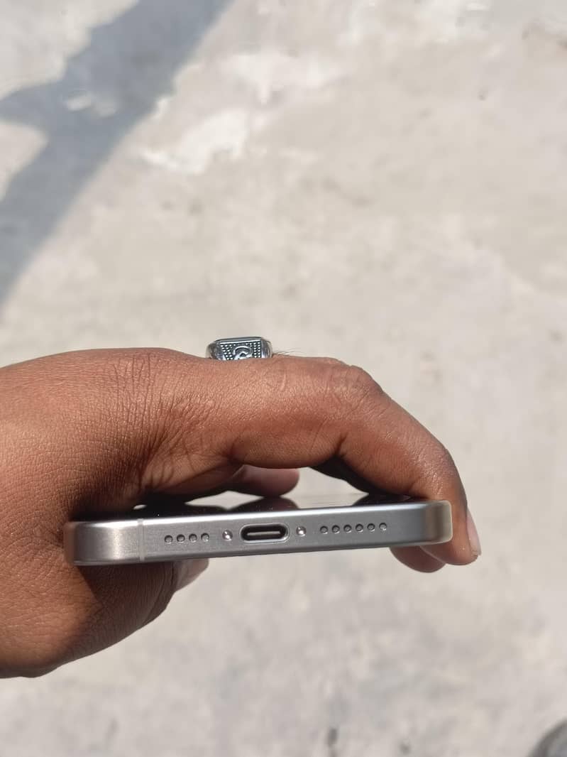 Apple iPhone 15 Pro Max 7
