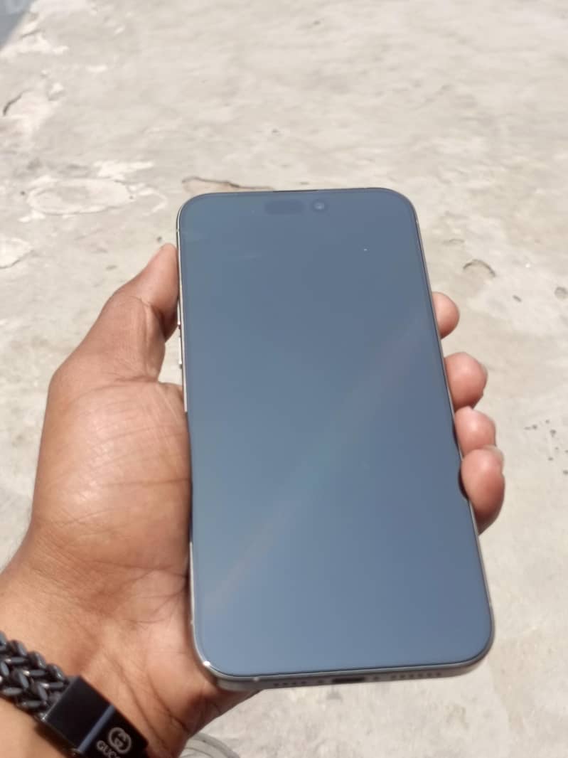 Apple iPhone 15 Pro Max 8