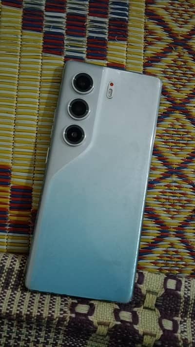 Tecno CAMON 40 Pro
