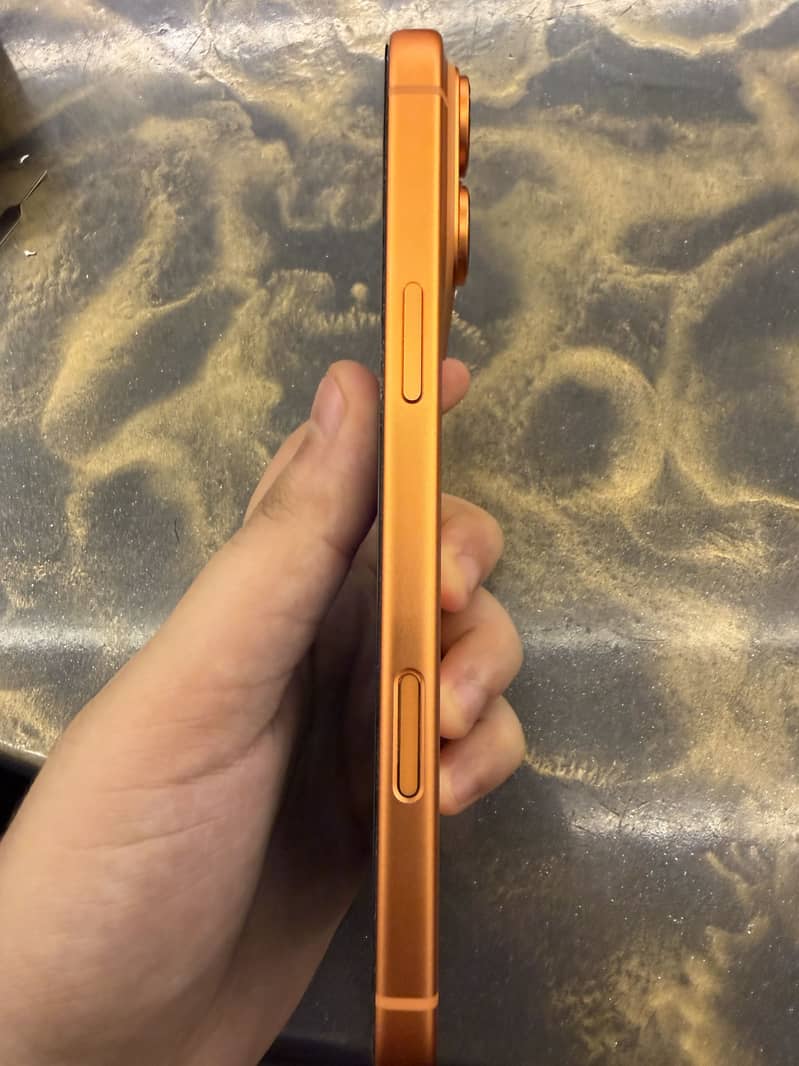 Apple iPhone 17 Pro Max 2
