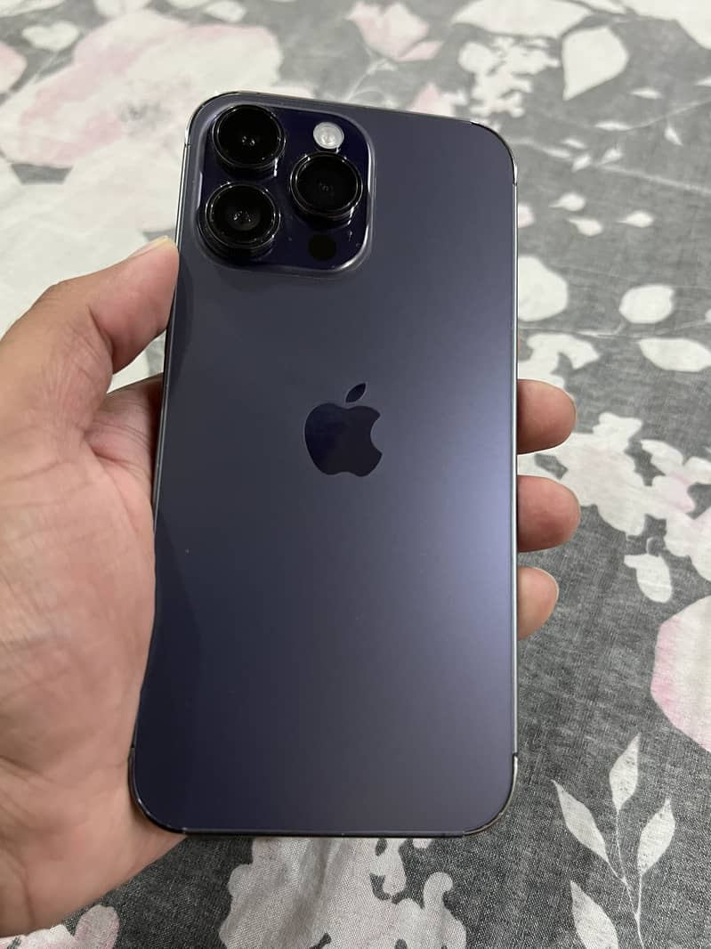 Apple iPhone 14 Pro Max 1