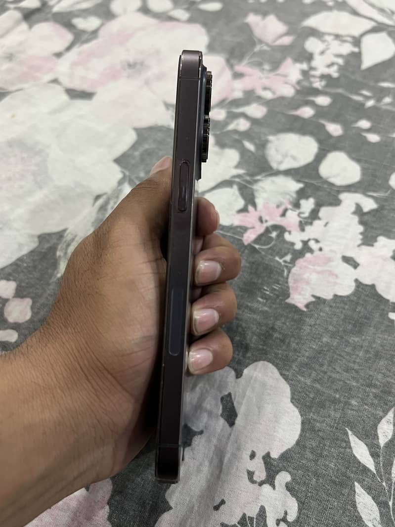 Apple iPhone 14 Pro Max 2