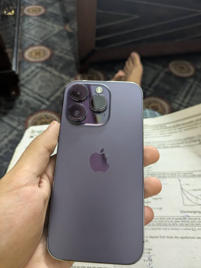 Apple iPhone 14 Pro 0