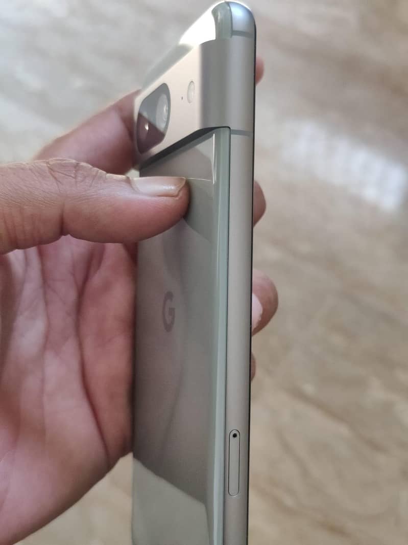 Google Pixel 8 6