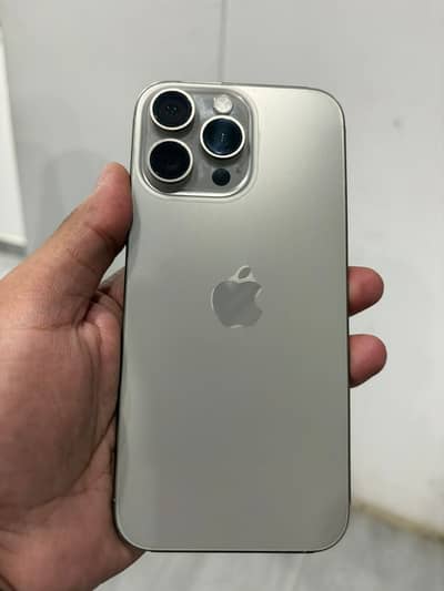 Apple iPhone 16 Pro Max