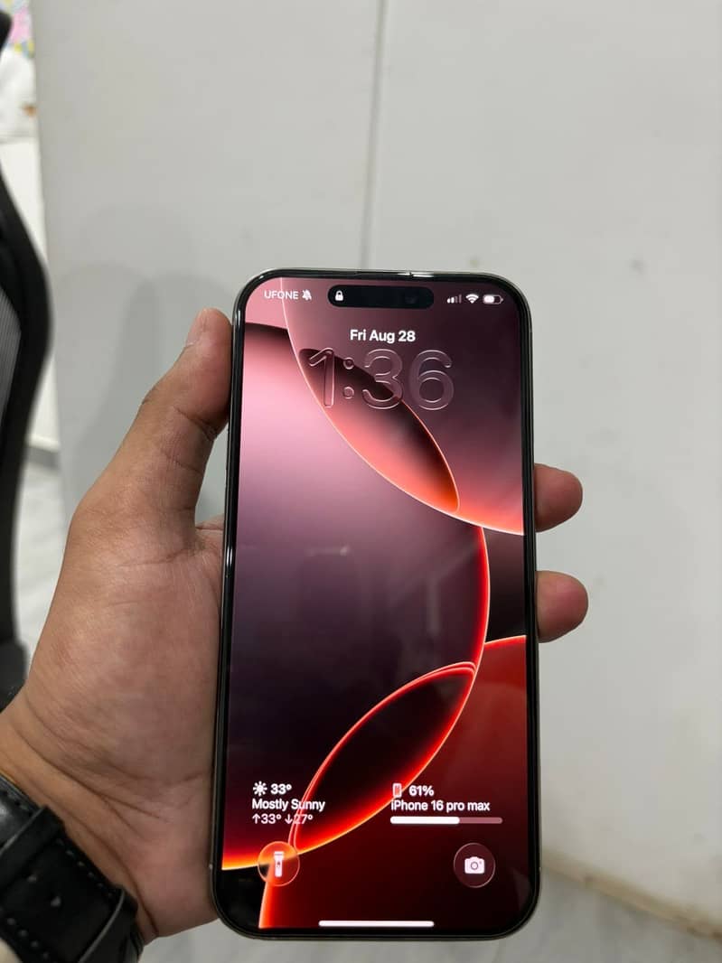 Apple iPhone 16 Pro Max 2