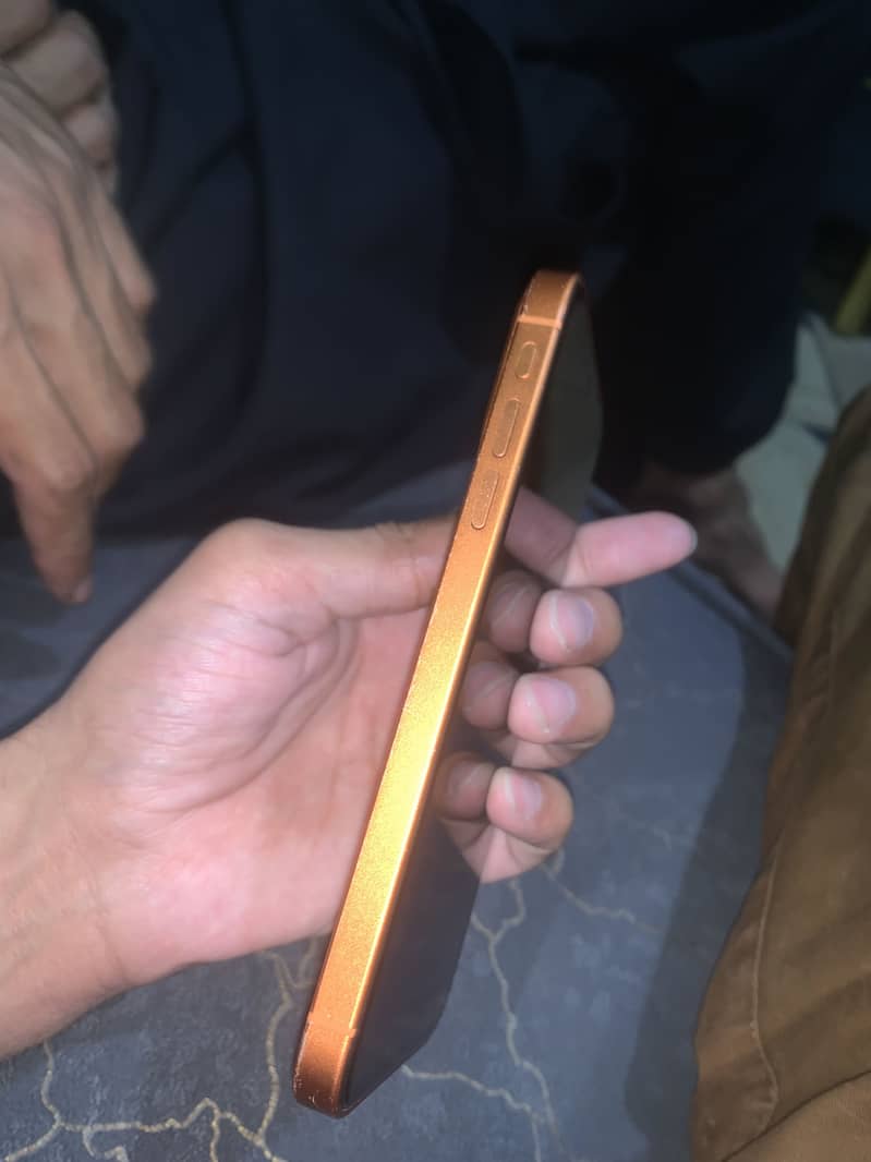Apple iPhone XR 1