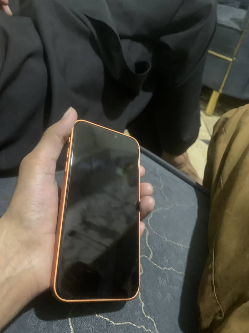 Apple iPhone XR 6