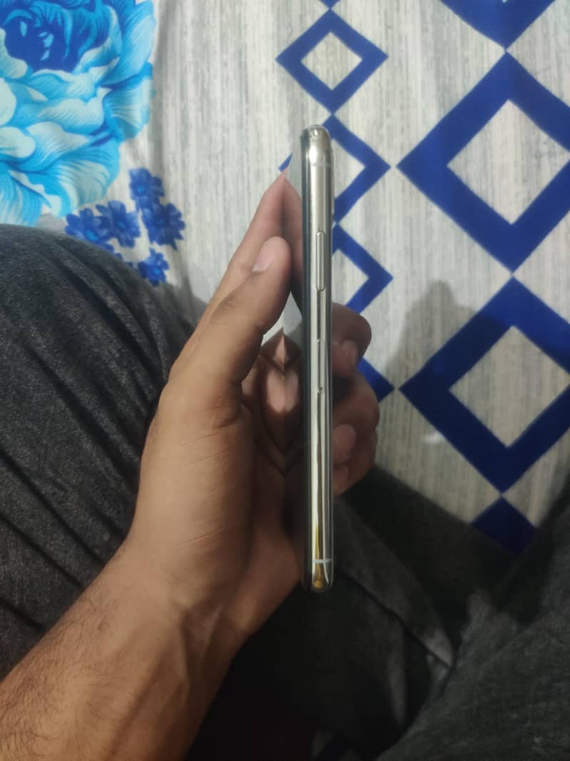 Apple iPhone X 2