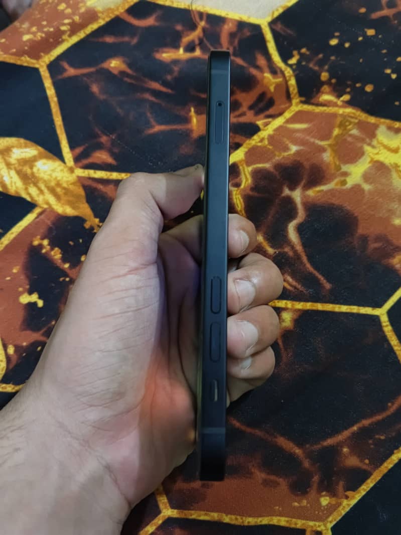 Apple iPhone 12 5