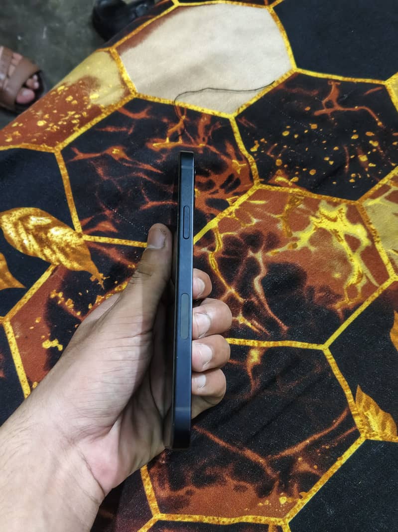 Apple iPhone 12 7