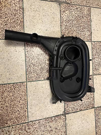 Mercedes Benz Genuine Air Filter Housing – M102 Fuel Injection Engine