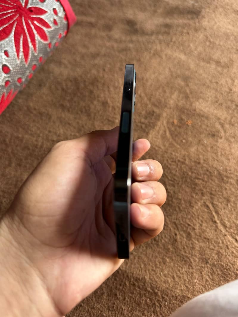 Apple iPhone 12 Pro 2
