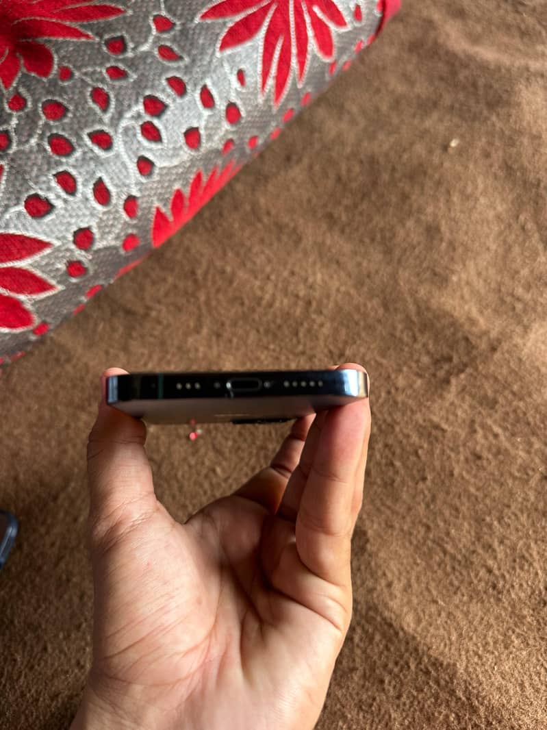 Apple iPhone 12 Pro 3